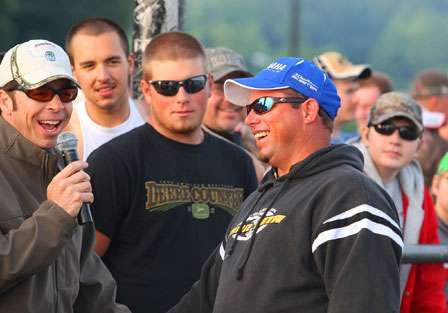 Bobby Lane and Keith Alan share a laugh as they discuss Lane's plan for the shortened final day.