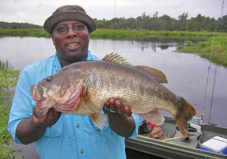 <strong>Gregory L. Roberts</strong>
<p>
	12 pounds 5 ounces<br />
	Lake Grady, Florida<br />
	Zoom Trick Worm (junebug)</p>
