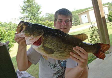 <strong>Jason Fairley</strong>
<p>
	12 pounds 15 ounces<br />
	Private Lake, Miss.<br />
	Yamamoto Flappin' Hog (green)</p>
