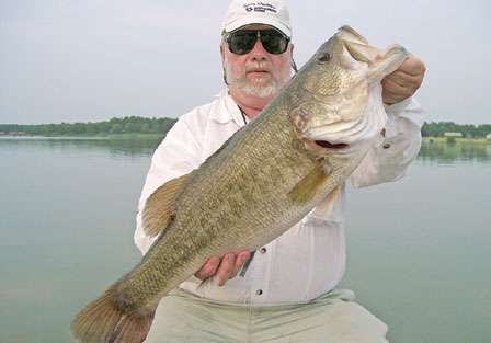 <strong>Larry Easterling</strong>
<p>
	16 pounds 2 ounces<br />
	Private Lake, Miss.<br />
	Fat Free Shad (red shad)</p>
