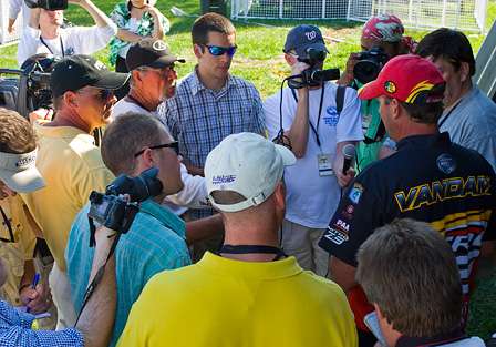 Industry media surrounds Kevin VanDam after capturing the victory at Smith Mountain Lake.
