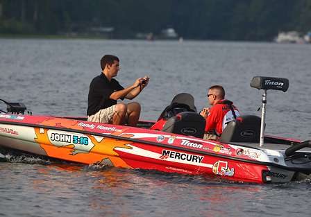 Randy Howell describes his approach to the first day of practice as ESPN's Rob Russow records his comments with BASSCam technology. Videos from the water can be viewed on Bassmaster.com.
