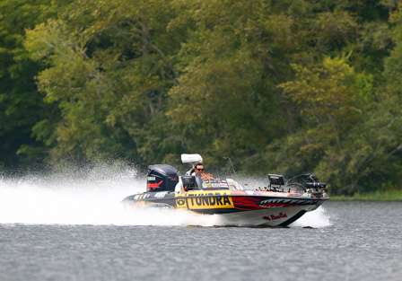Mike Iaconelli ran back south back to the main lake after a quick check of a few fishing spots closer to Mitchell Dam. 