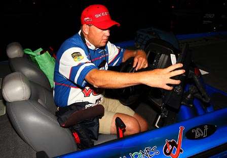 There are no good maps of Lake Jordan, so the anglers have been relying heavily on their electronics.