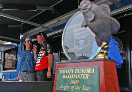 Kevin VanDam entered Toyota Trucks Championship Week with a slight advantage in the Toyota Tundra Bassmaster Angler of the Year, but ceded the lead to Skeet Reese after Day One.