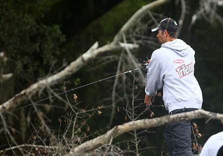 Mike Iaconelli was fishing obvious cover along the main river channel. 