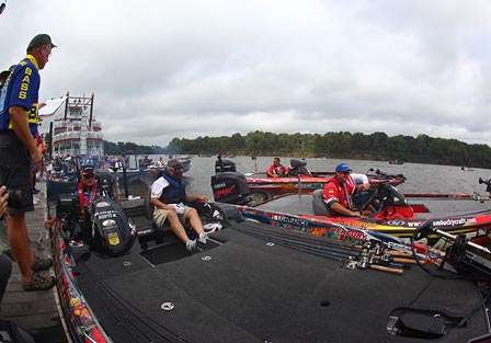 Iaconelli went 20 yards from the takeoff and caught 12 pounds.