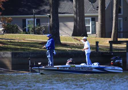 Pro Robert Miley and his co-angler Jimmy Hayes worked shallow on Day One of the final Bassmaster Southern Open.