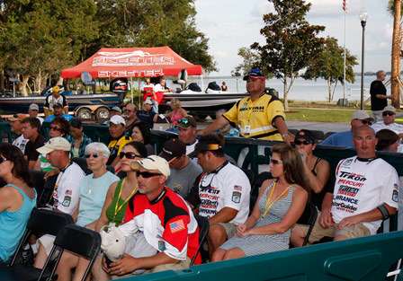 Even the participants gathered in the crowd after they had weighed their bags to cheer on the other anglers.