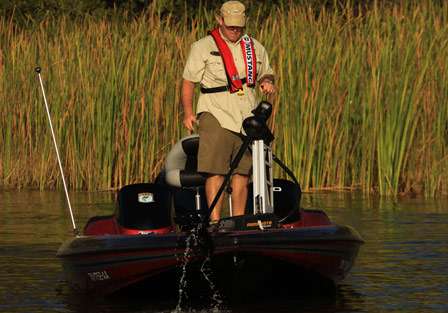 Angler Don Hogue makes a move soon after the ESPN camera shows up early on Day Two.