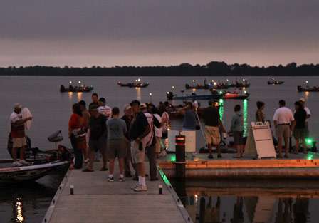 The dock was abuzz early on the final launch of the Federation Nation Championships.