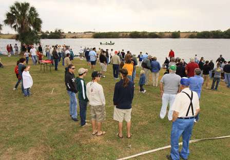 Fans gather at the bank to greet the top 30 pros and co-anglers in the first Bassmaster Southern Open of the year.