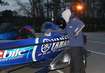 Todd Faircloth readies his boat for Day One of official practice for the 2010 Bassmaster Classic on Lay Lake near Birmingham, Ala.
