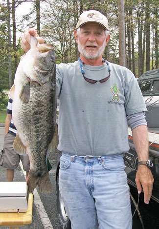 <strong>Randy Woodall</strong>
<p>
	10 pounds, 2 ounces<br />
	Lake Jocassee, S.C.<br />
	<b>Lure:</b> 6-inch Zoom Lizard (watermelon seed)</p>

