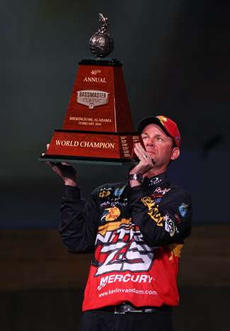 VanDam gets the first good look at his 3rd Classic trophy. 