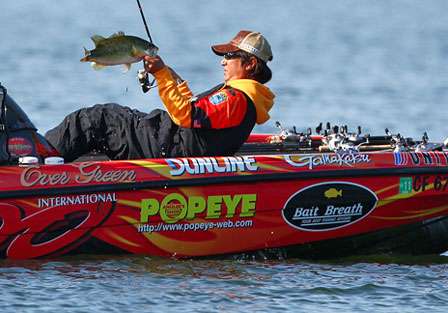 Shimizu boats a solid keeper fish on Day One of the Golden State Shootout on Clear Lake.