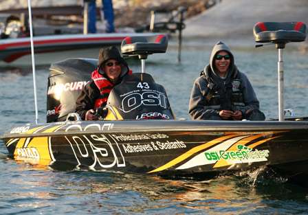 One of the highest placing pros on the Northern Opens last year, Frank Scalish makes the swing in to the dock for final inspection.