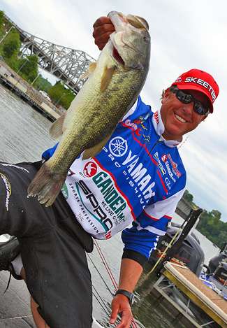 Despite having mechanical issues early in the day, Dean Rojas brought 18 pounds, 14 ounces to the scales on Day Two of the Alabama Charge. 