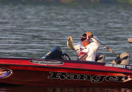 Murray takes a seat and snatches another keeper from Lake Guntersville. 