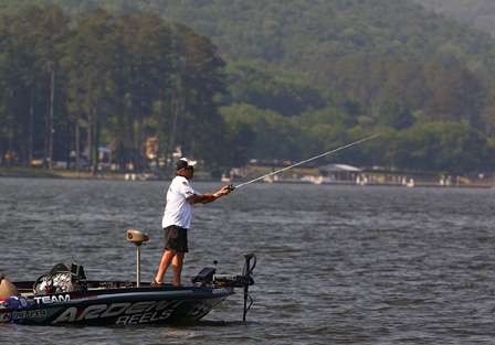 Pete Ponds started Day Two in 7th place with 26 pounds. 