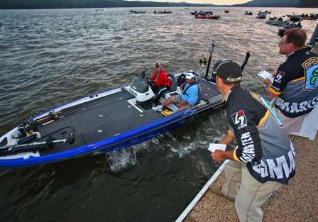 Terry Butcher idles by the BASS inspection line before beginning his day on Lake Guntersville.