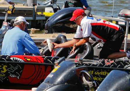 Russ Lane bags his catch on Day Three of the Synergy Southern Challenge on Lake Guntersville.