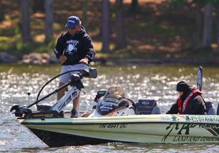 Hite decides to pull up the trolling motor and move to another spot in search of bigger fish. 