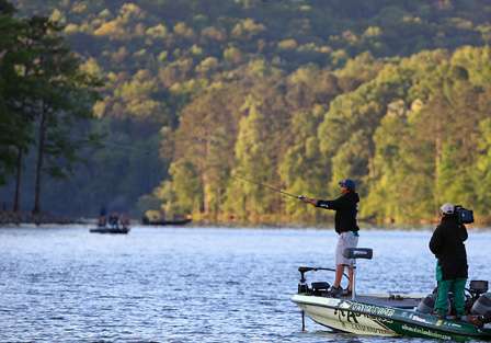 Hite started the morning with a 4 pound, 15 ounce lead on second-place angler Skeet Reese. 