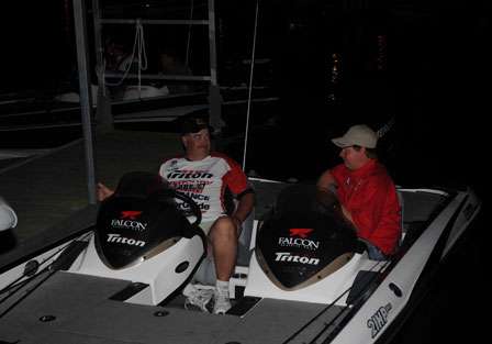 BASS Federation Central Divisional - Table Rock Lake, Mo.<br />Oklahoma's Lee Sanders (left) and Arkansas' Josh Thompson waiting for the takeoff.