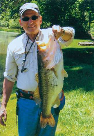 <strong>Geoff Frisch</strong>
<p>
	10 pounds, 7 ounces<br />
	Private Pond, Ga.<br />
	Zoom Dead Ringer (red shad)</p>
