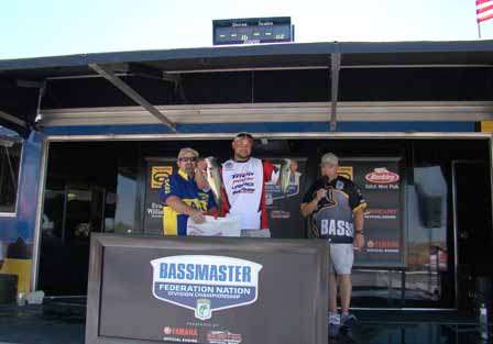 BASS Federation Western Divisional - Martinez Lake, Az.<br />Oregon's David Mays hasn't caught a limit on either day, but his bass are big enough to put him in first place after two days of the Western Divisional.