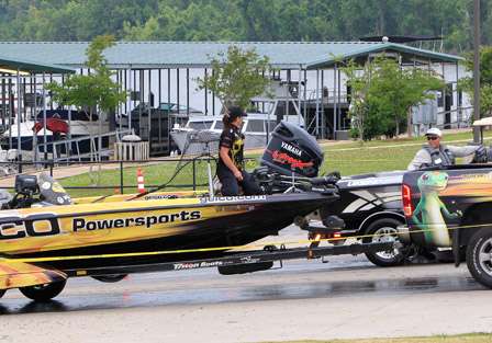 Pros Christianna Bradley and Randy Qualls talk while their co-anglers pull their boats up the ramp and into the parking lot.