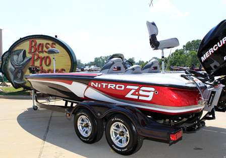 A beautiful Nitro Z9 graced stage left at the Bass Pro Shop in Shreveport.