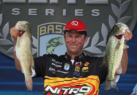Day Two weigh-in: Kevin VanDam (1st, 21-9)