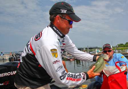 Bass like this helped Edwin Evers close the gap between him and Skeet Reese in the Toyota Tundra Bassmaster Angler of the Year.