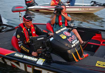 Kevin VanDam looks to extend his lead on Kentucky Lake as an ESPN camera films all the action.