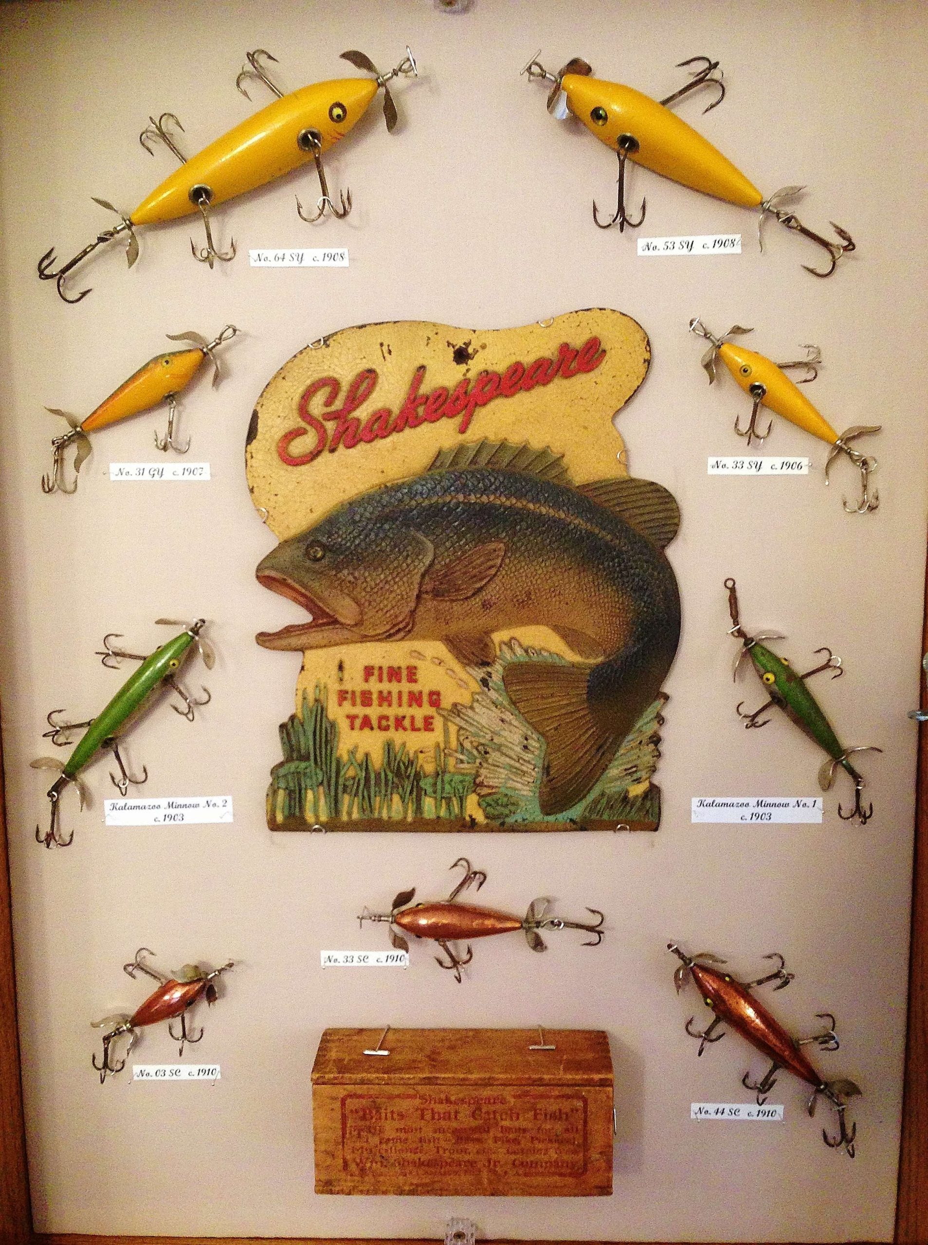 8 Vintage Collectible Fishing Hooks  1800's Rare B 