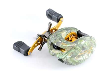 <b>Ardent C400 Fishouflage Bass Casting Reel</b><br>Features of this reel include a one-piece aluminum alloy frame, four stainless steel ball bearings, a comfort grip frame design and a 6.3:1 gear ratio.