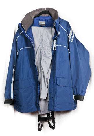 <b>Shimano Dryfender Rain Gear</b><br>Perfect for warm weather use, this rainsuit provides durable, waterproof, breathable protection from the rain.