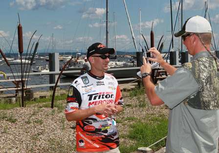 Elite Series pro Randy Howell gives an interview on the Bassmaster.com's BASSCam.