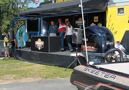 Towne Marine had several Yamaha equipped Skeeters on hand at the weigh in. Yamaha and Skeeter also teamed up so that people could 