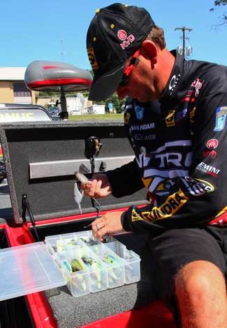 Kevin VanDam organized a crankbait box before weighing in on Day One. 