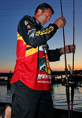 Kevin VanDam readies his rods.  Kevin finished third on Day One with 15-4.