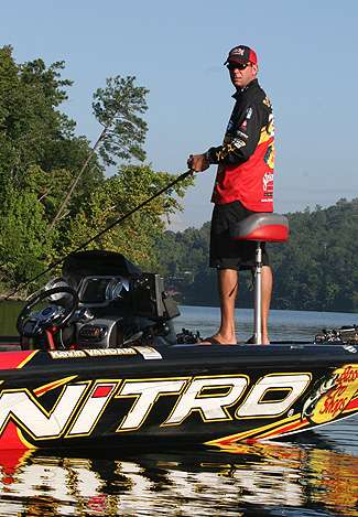 Switching between a crankbait and a drop shot, KVD couldn't make anything happen early in the river.