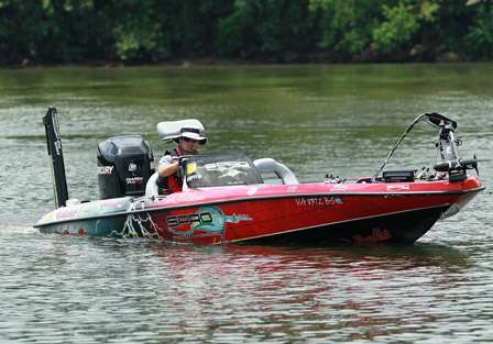 Crews was using his graph to have a closer look at the Alabama River, a popular strategy on the final day.