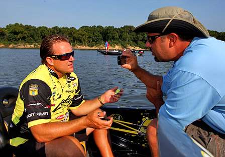 Mark Zona interviews Skeet Reese for a live spot on bassmaster.com. We'll provide live video and updated blogs throughout the Evan Williams Bourbon Trophy Triumph.