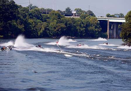 Anglers race south down the Alabama River just after takeoff. 