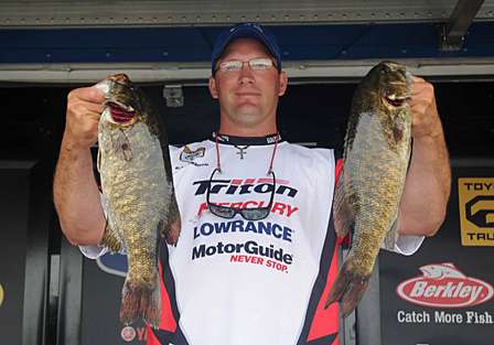 G.W. Ekroth of South Dakota caught 20-1 pounds of smallmouth to move into the runner-up spot.