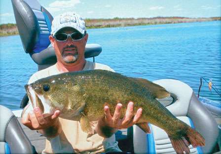 <strong>Jason Parsons</strong>
<p>
	10 pounds, 9 ounces<br />
	Falcon Lake, Texas<br />
	Zoom Ole Monster (green pumpkin)</p>
