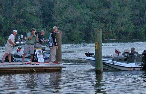 Anglers check in and take off to fish the Nanticoke River.